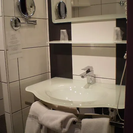 L Ander Hotel 3*